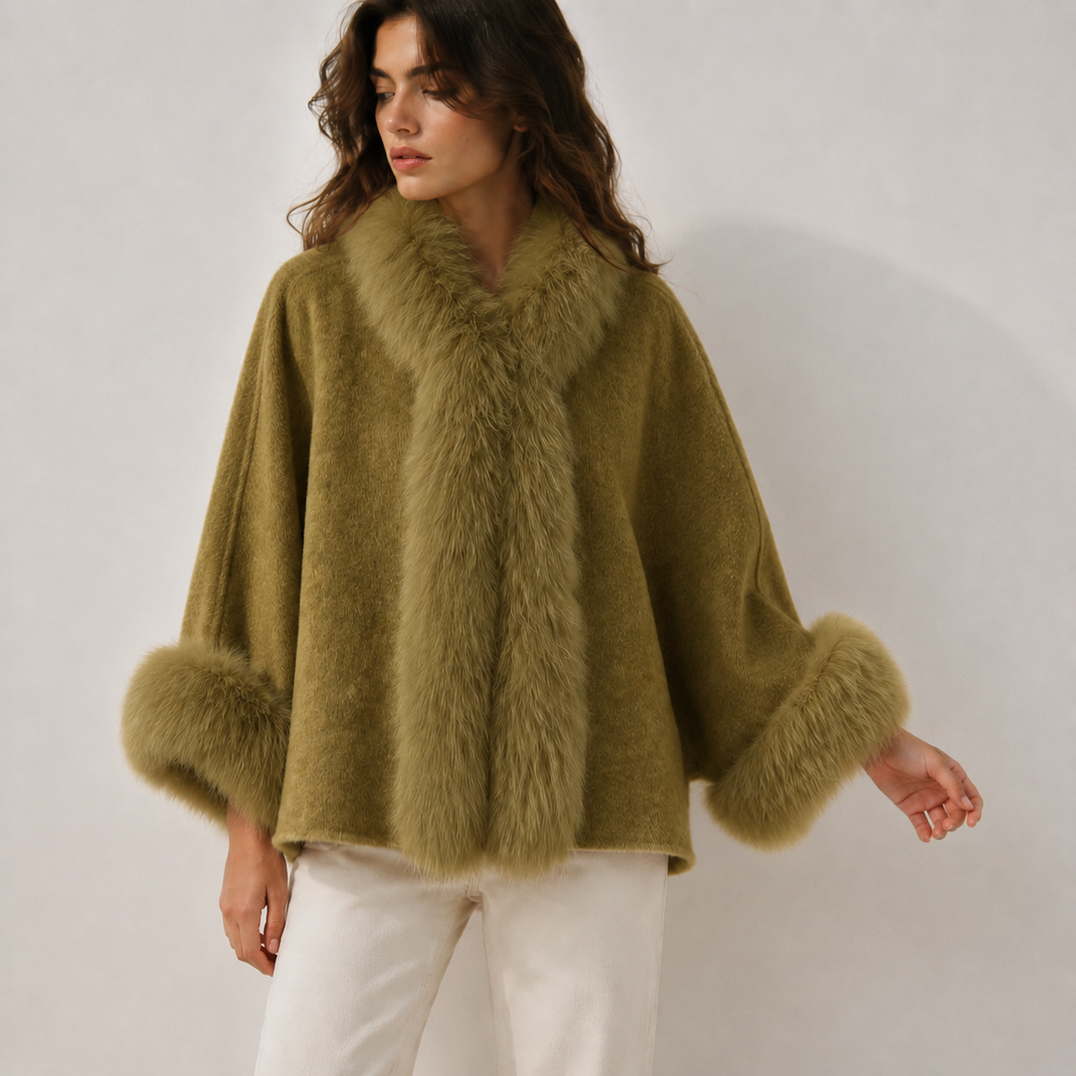 2026 New Arrival Premium Elegant Warm Wool/Cashmere Fur Coat Winter Plush Jacket Eco-Friendly Breathable Crop Detachable L25128